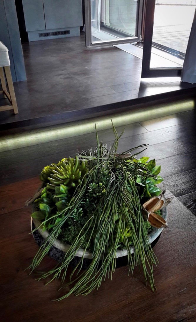 Interior floral arrangement 5